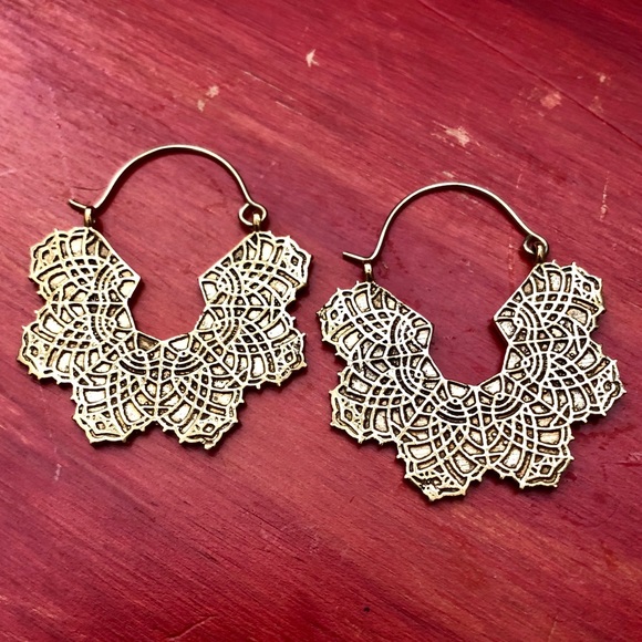3 for $25🎉 Boho Chic Gold Tone Earring - Picture 2 of 5